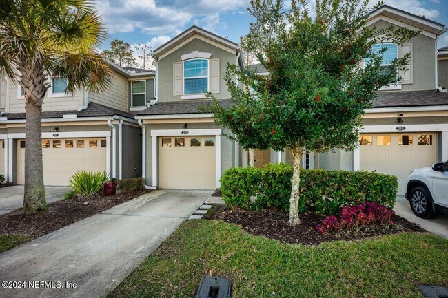 Building Photo - 215 Richmond Dr