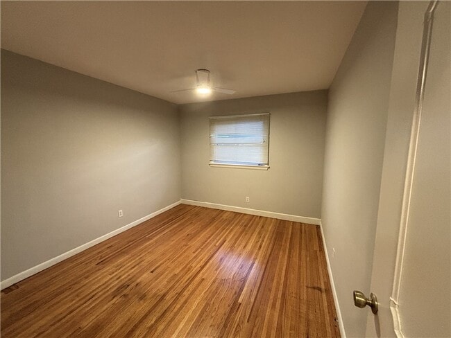 Building Photo - 213 Governor Terrace