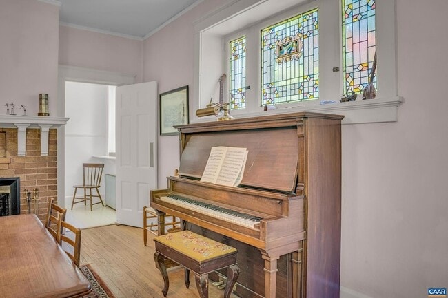 Building Photo - 502 Park Hill