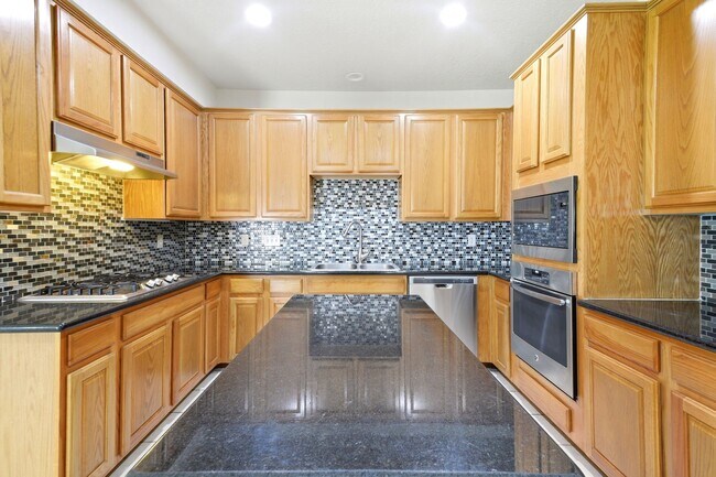Building Photo - 3126 Waters View Dr
