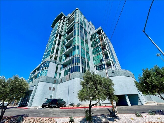 Building Photo - 360 E Desert Inn Rd