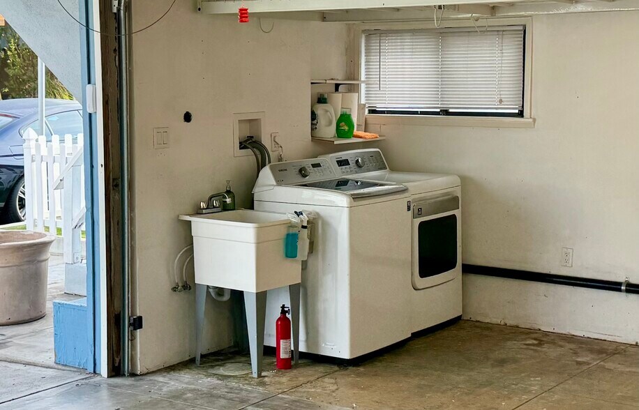 Building Photo - 468 27th St