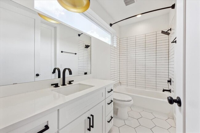 Building Photo - 5413 Blue Bird Ln