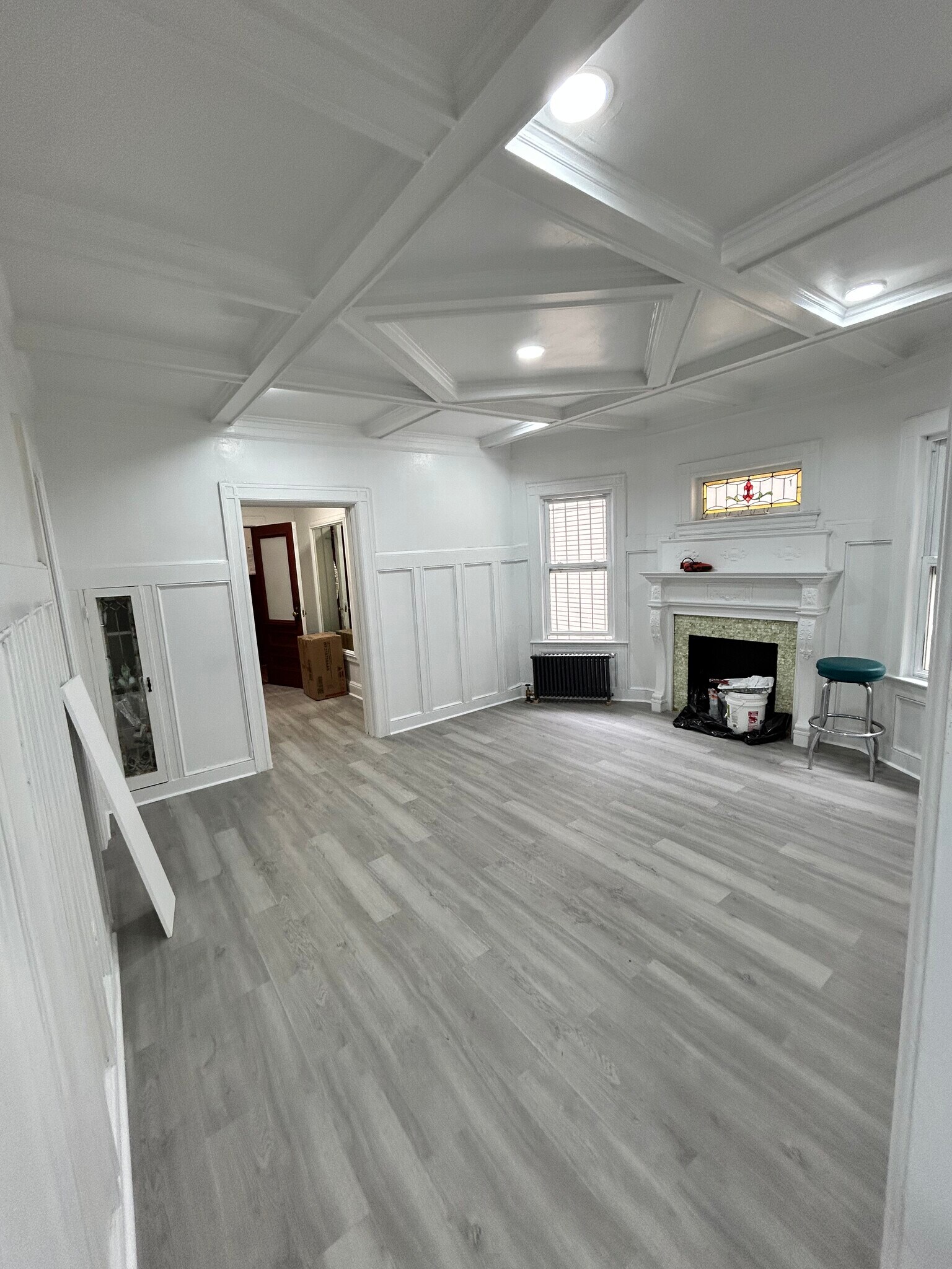 Living Room - 607 E 17th St