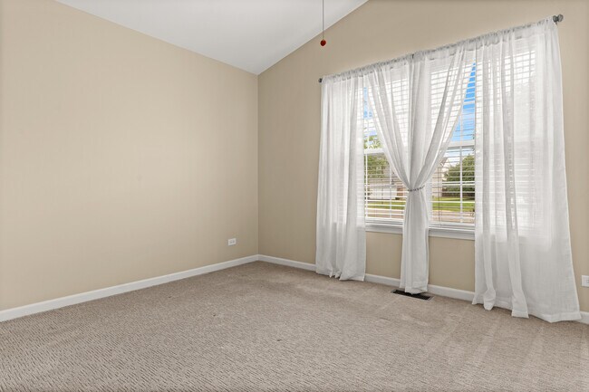 Building Photo - 1009 Birchwood Dr