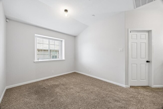 Building Photo - 3101 Davis Ln
