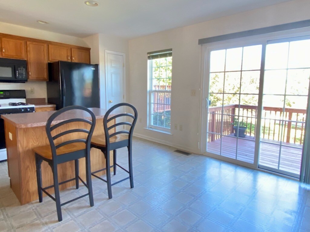Building Photo - 2703 Equestrian Dr