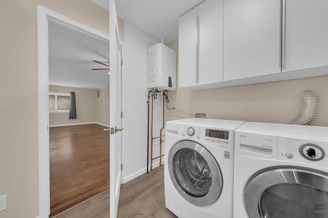 Building Photo - Northwest Fenced Yard One Story