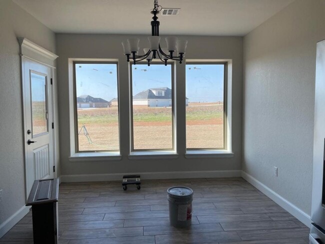 Building Photo - 4231 Mesa Dr