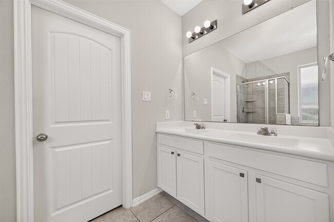 Building Photo - 20223 Highfield Park Dr