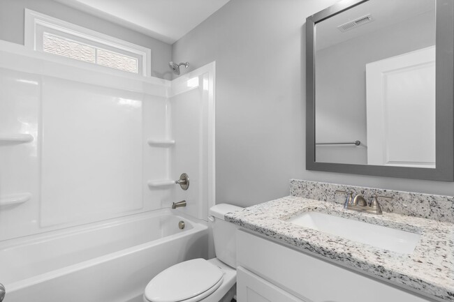 Building Photo - Close to Downtown! Home with 3 Bedrooms and 2.5 Baths.