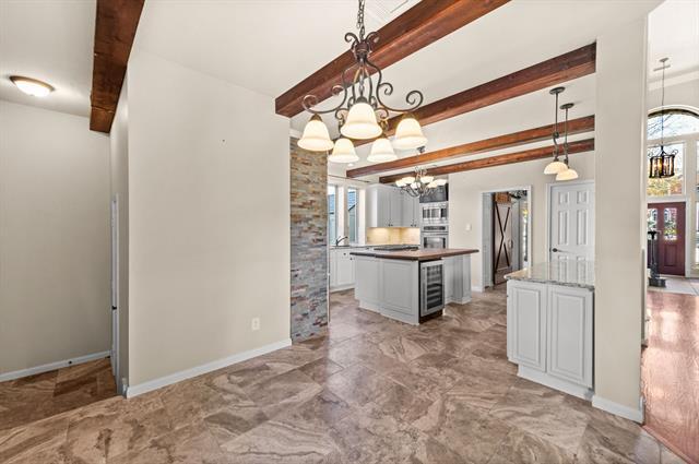 Building Photo - 1518 Lakeview Dr