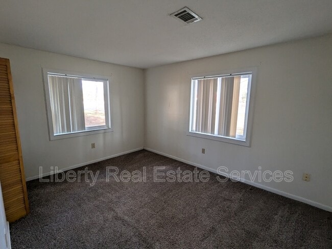Building Photo - 102 Cherokee Cir