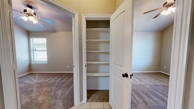 Building Photo - 2814 Horseback Dr