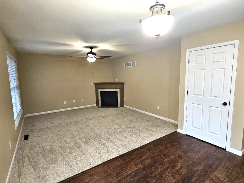 Building Photo - 10279 Rosewood Ct