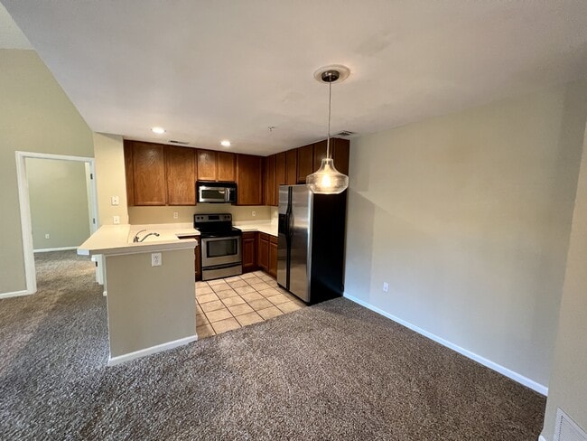 Building Photo - 5225 White Willow Dr