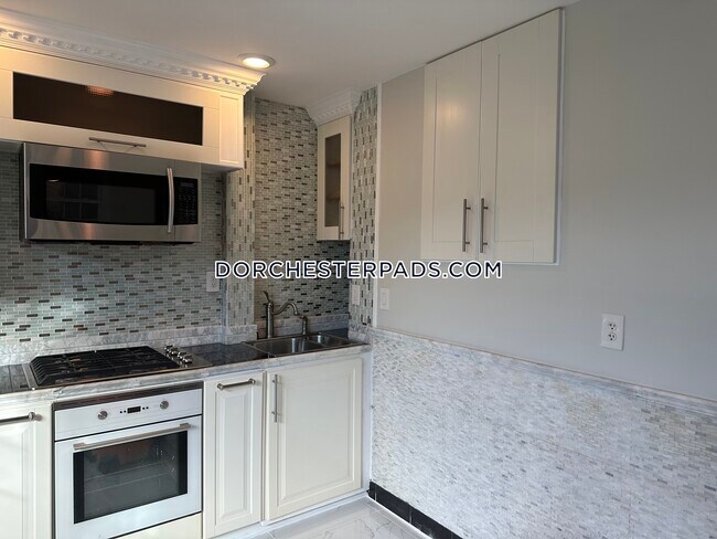Primary Photo - 235 Savin Hill Ave