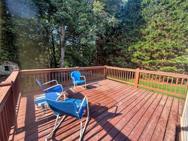 Building Photo - Beautifully Updated 3-Bedroom Home on 1.1 Acres in Gainesville