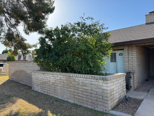 Primary Photo - Beautiful Townhome in Tempe! Perfect Locat...