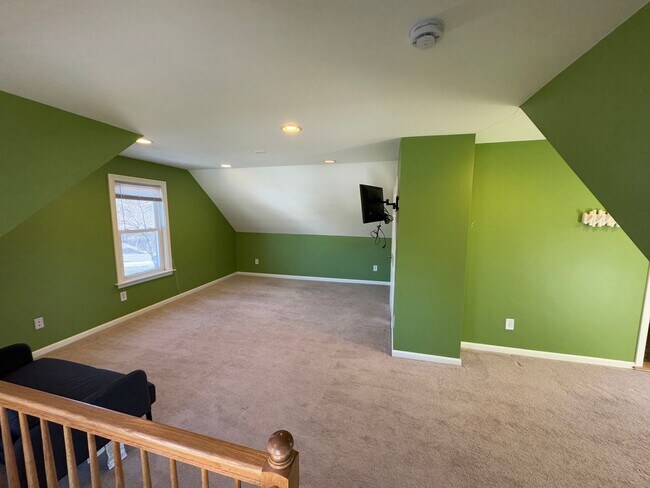 Building Photo - Spacious 4-Bedroom Single Family Rental in Amesbury - Available Now!