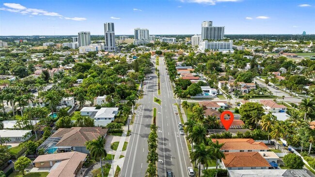 Building Photo - 1443 Hollywood Blvd