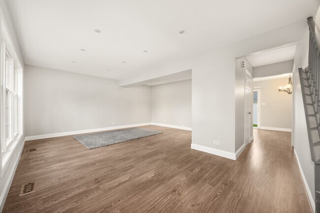 Building Photo - 125 41st St