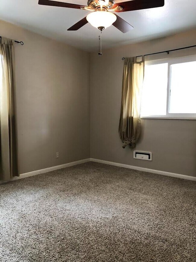 Building Photo - Charming 4 Bd, 2 Ba, Ranch Home in D-12 School District, close to Downtown, Trails and Ft. Carson