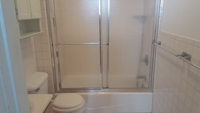 Building Photo - Victorian one bedroom apartment in Noe Val...