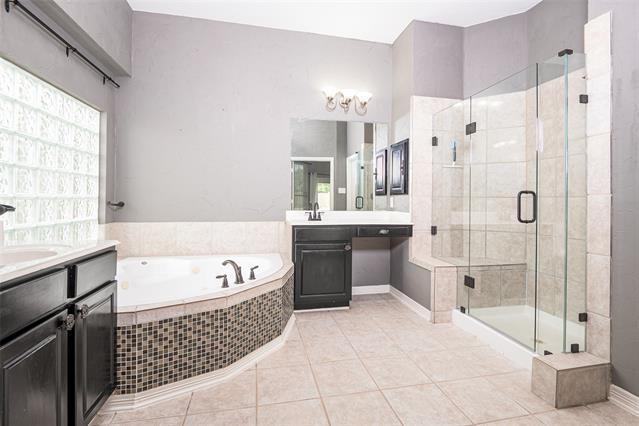 Building Photo - 8609 Forsythia Dr