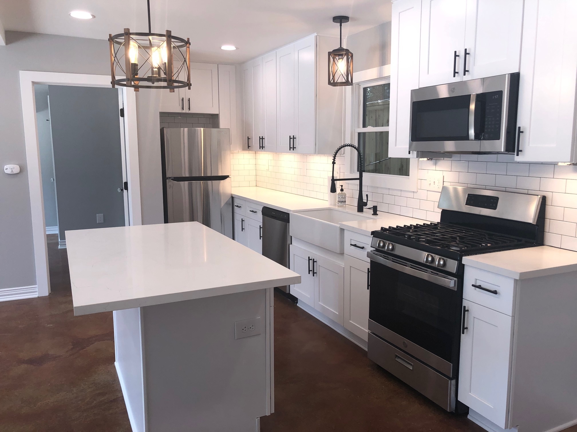 Kitchen - 1742 W Main St
