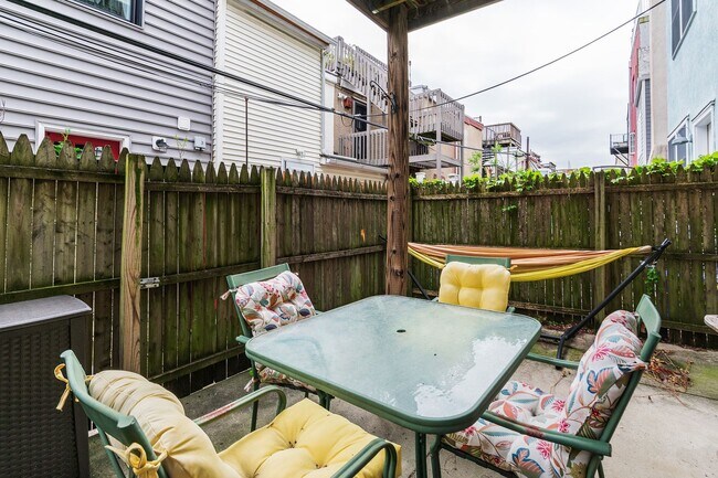 Building Photo - 745 S 20th St