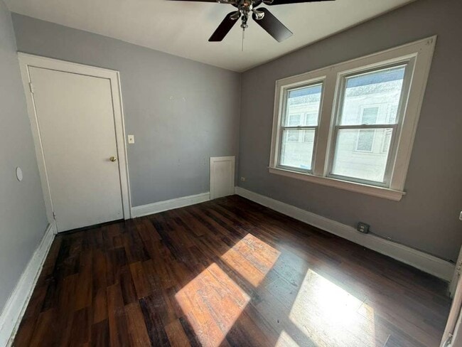 Building Photo - 4913 E 85th St