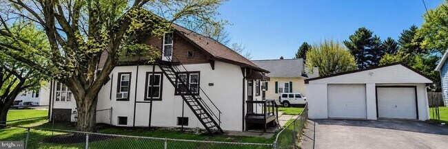 Building Photo - 501 W Newport Pike