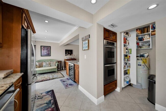 Building Photo - 5400 N Ocean Blvd