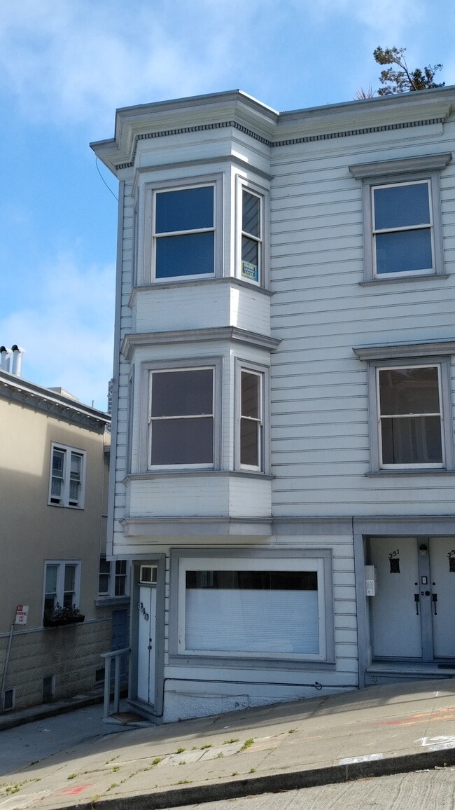 front of building - 351 Vallejo St