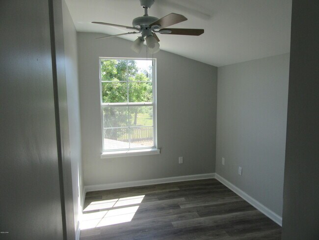 Building Photo - 801 Plantation Way