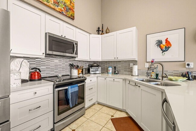 Building Photo - 42654 Sand Dune Dr