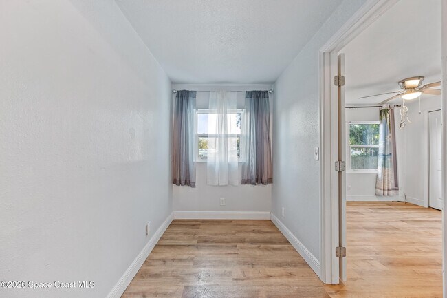 Building Photo - 826 Newfound Harbor Dr