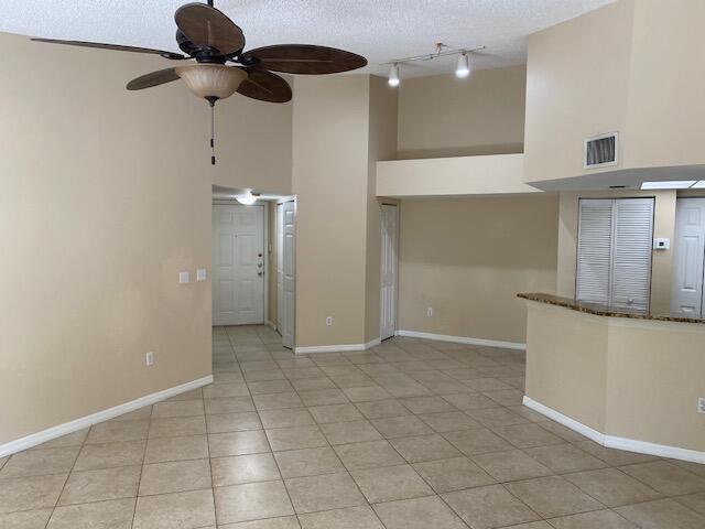 Building Photo - 1700 Crestwood Ct S