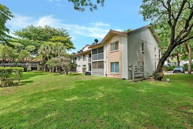 Building Photo - 13856 SW 93rd Ln