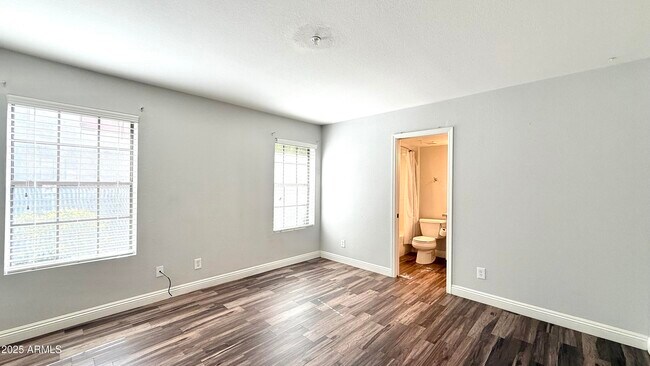 Building Photo - 1211 N Miller Rd