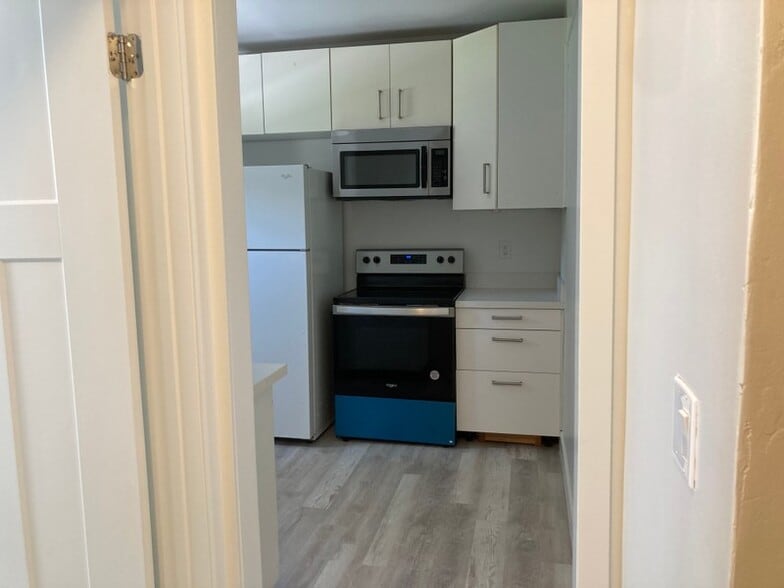 Building Photo - 369 N 450 W