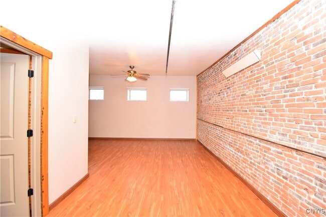 Building Photo - 150 Court St