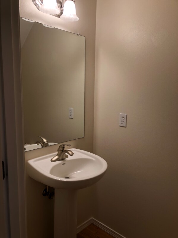 Building Photo - 7503 NE 61st Way