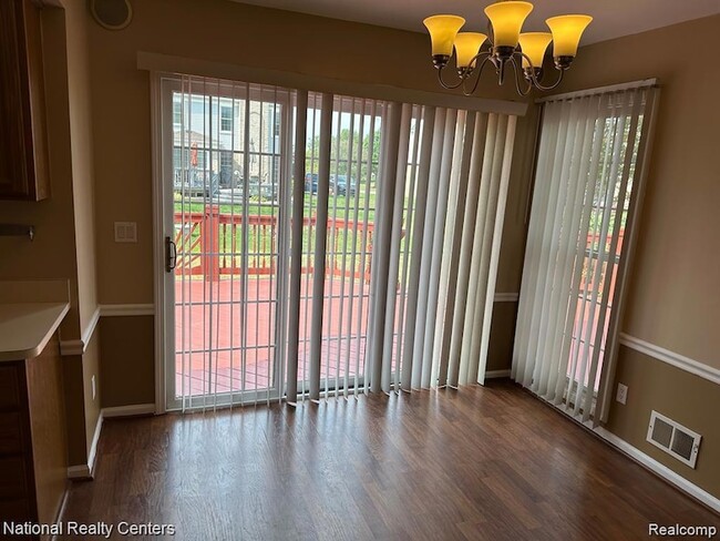 Building Photo - 1792 Bentley Ct