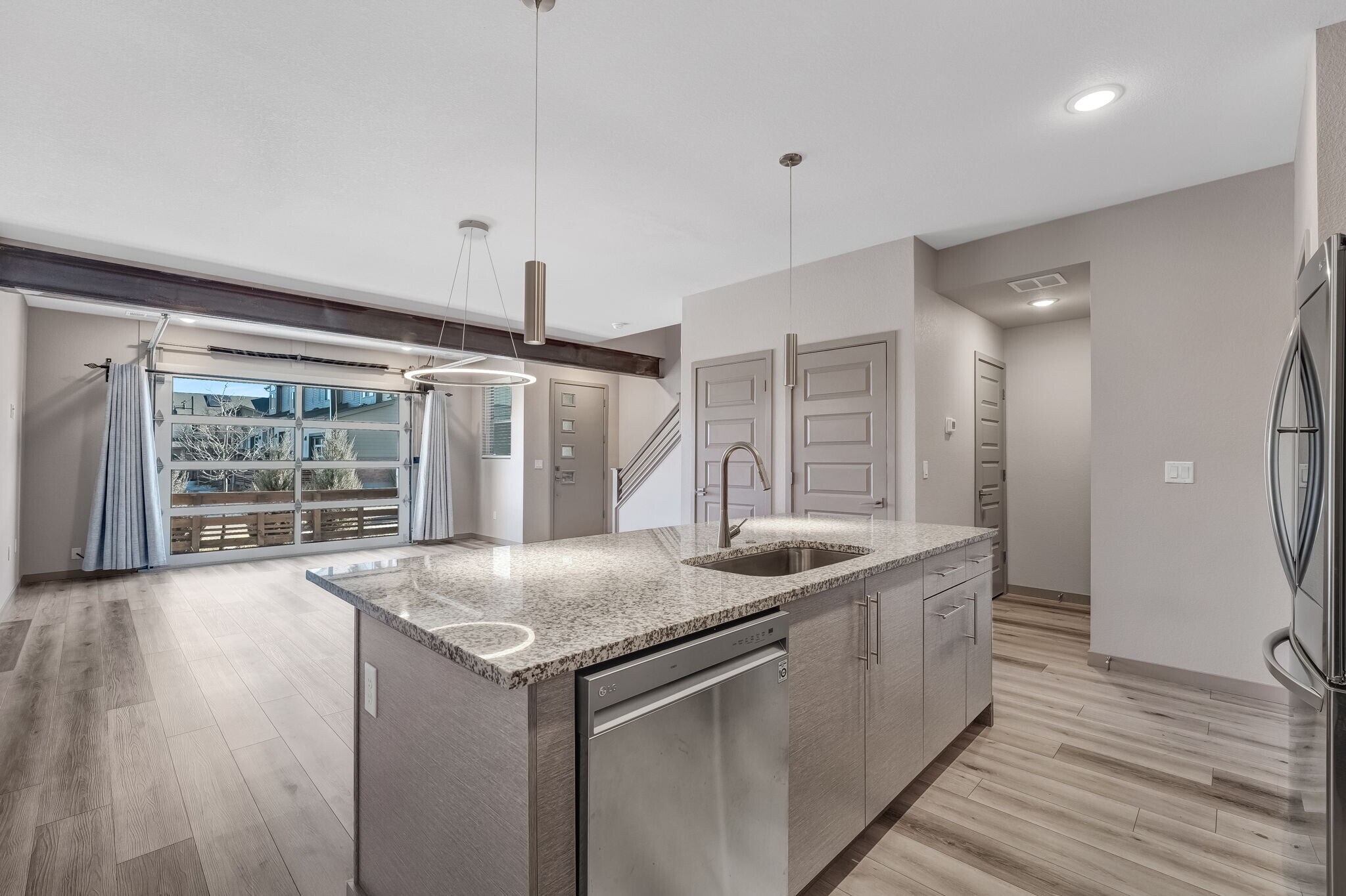 Building Photo - 6388 Nelson Ct