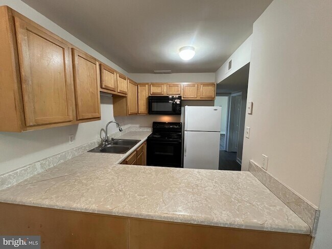 Building Photo - 105 Berry St