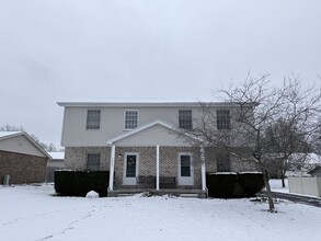 Building Photo - 5885 Callaway Cir