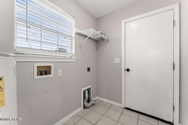 Building Photo - 9110 Sunshine Dr