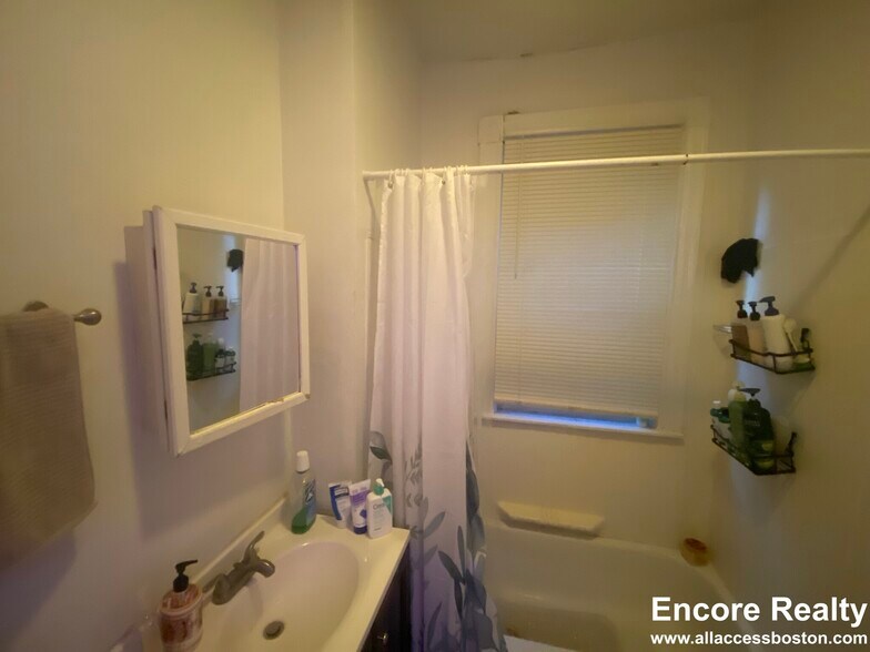 Building Photo - 36 Cherokee St